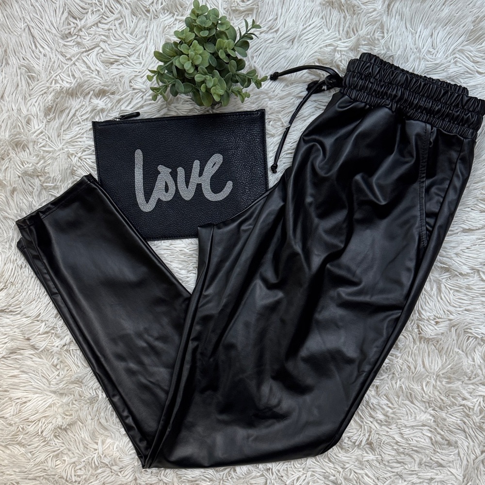 🎉HP🎉 Cherish Vegan Leather Pants 💗 Black